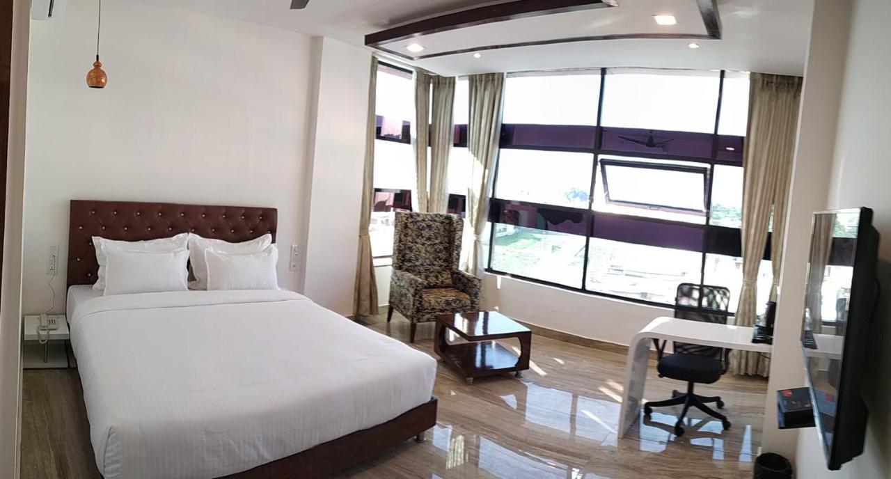Hotel K11 Haldwāni Εξωτερικό φωτογραφία